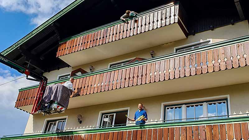 3 Maler am Balkon